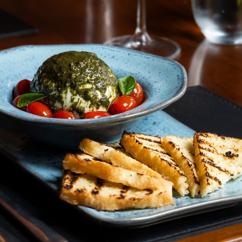 Burrata Artesanal ao Pesto